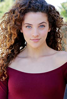 How tall is Sofie Dossi?